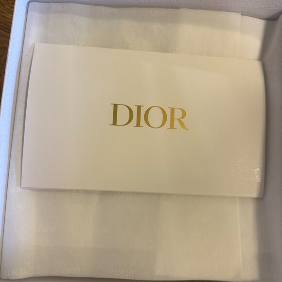 Dior Gift Box - Picture 4 of 7